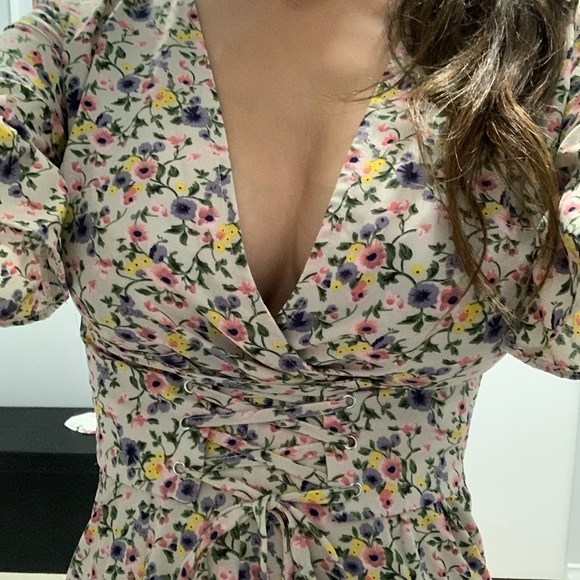 Sold Pretty Little Thing floral dress UK 6 - Picture 4 of 5